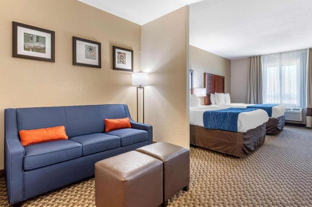 Comfort Inn & Suites Navasota Exteriör bild